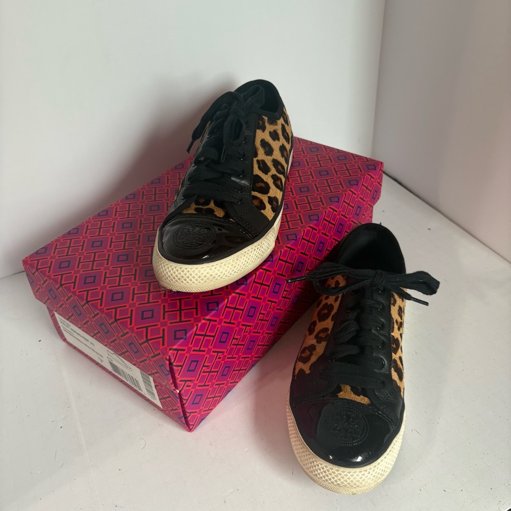 Tory Burch Marin Ocelot calfskin Leopard Print Flat Lace Up Sneakers, size 7